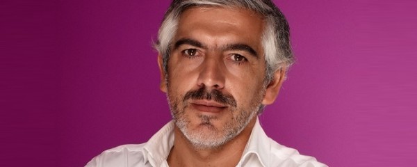 “Procura-se: Diretor Geral da Língua Portuguesa….”