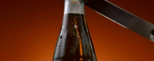 A icónica garrafa da Coca-Cola celebra 100 anos