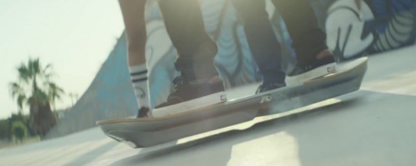 Lexus apresenta o seu skate voador