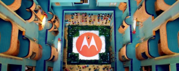 Motorola crítica Apple e recupera slogan “Hello Moto”