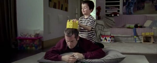 LEGO retrata ligação de pai e filho