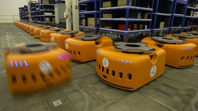 Amazon com 15 mil robots durante a quadra natalícia