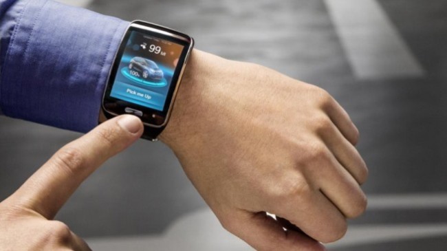 Já imaginou estacionar um carro através do smartwatch?