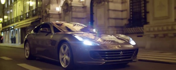 Ferrari grava anúncio em Lisboa