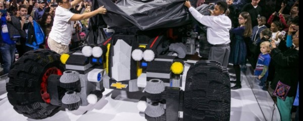Chevrolet apresenta Batmobile construído em Lego