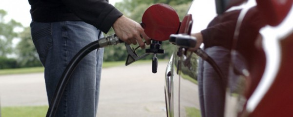 Mais de metade dos portugueses não liga ao preço dos combustíveis