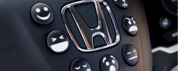 Honda adiciona emojis aos volantes dos seus automóveis