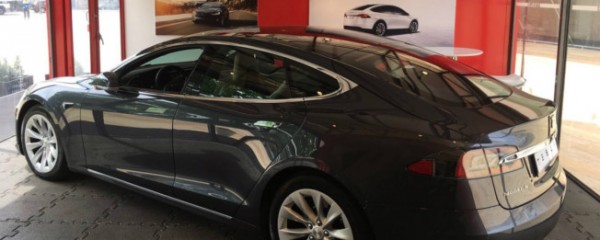 Primeiro espaço da Tesla em Portugal acaba de abrir
