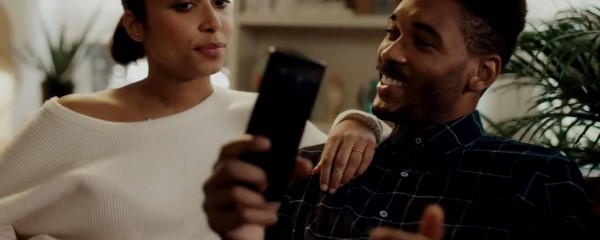 Motorola dá continuidade ao vídeo viral da Samsung