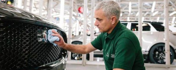 Mourinho fabrica o seu próprio Jaguar F-Pace