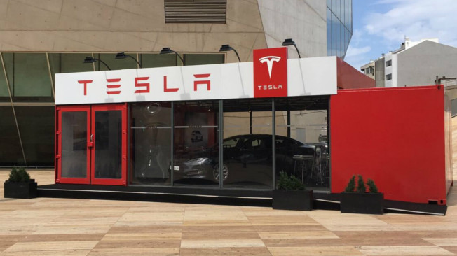 Primeiro espaço da Tesla em Portugal acaba de abrir