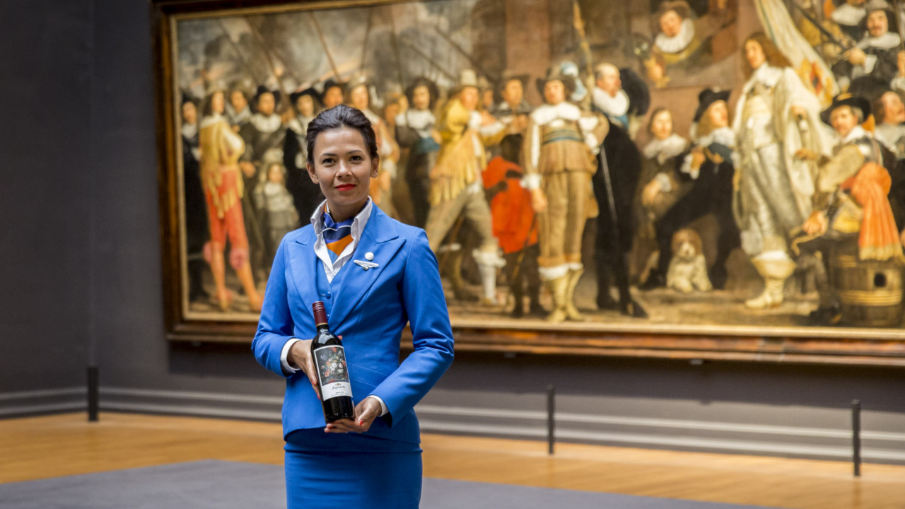 Pinturas famosas são rótulo de vinhos na KLM
